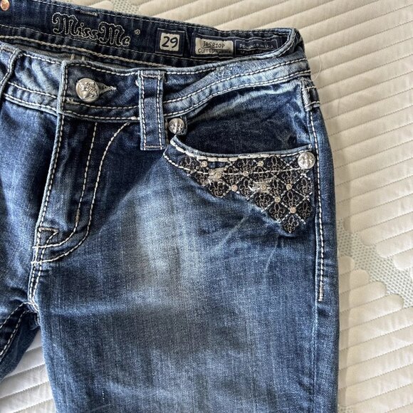 Miss Me JP5810P Cuffed Capri Cropped Blue Denim Jeans Jewel Flap Back Pockets 29 - Picture 4 of 9
